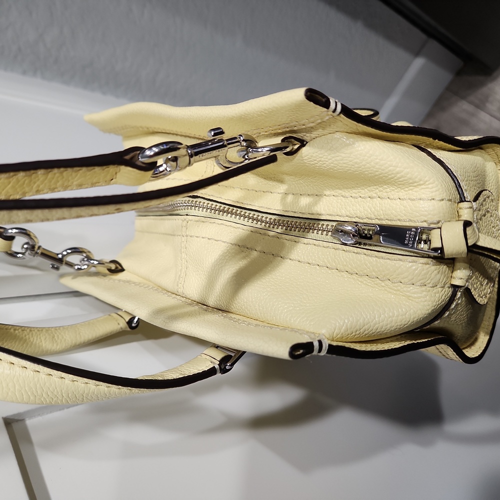 Marc Jacobs French Vanilla Crossbody/ Satchel Cruiser Bag - Picture 9 of 12